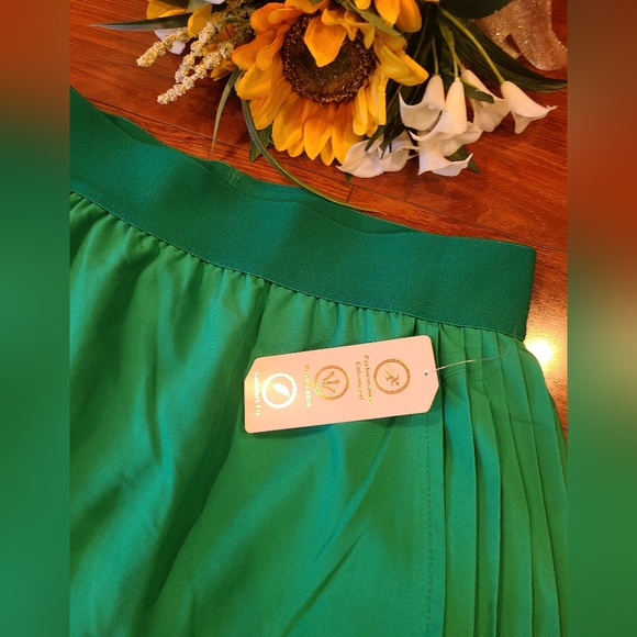 LA+IMAGE Green Athletic Pleated Skort Size Large - Picture 4 of 9